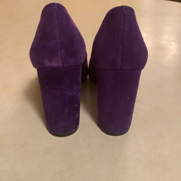Vince Camuto purple suede chunky pumps tell the world you mean business! 🔥🔥🔥 - Picture 3 of 5